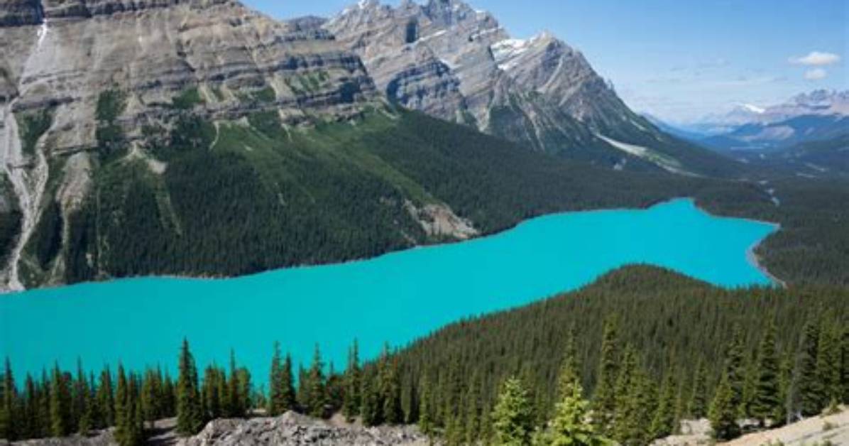 Why Are Lakes So Blue?