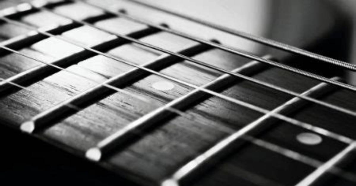 Why Do Guitar Strings Have Different Thicknesses?