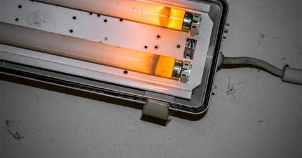 Why Do My Fluorescent Lights Keep Flickering?