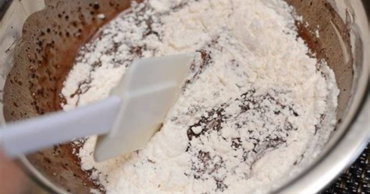 Why Do We Fold in Baking
