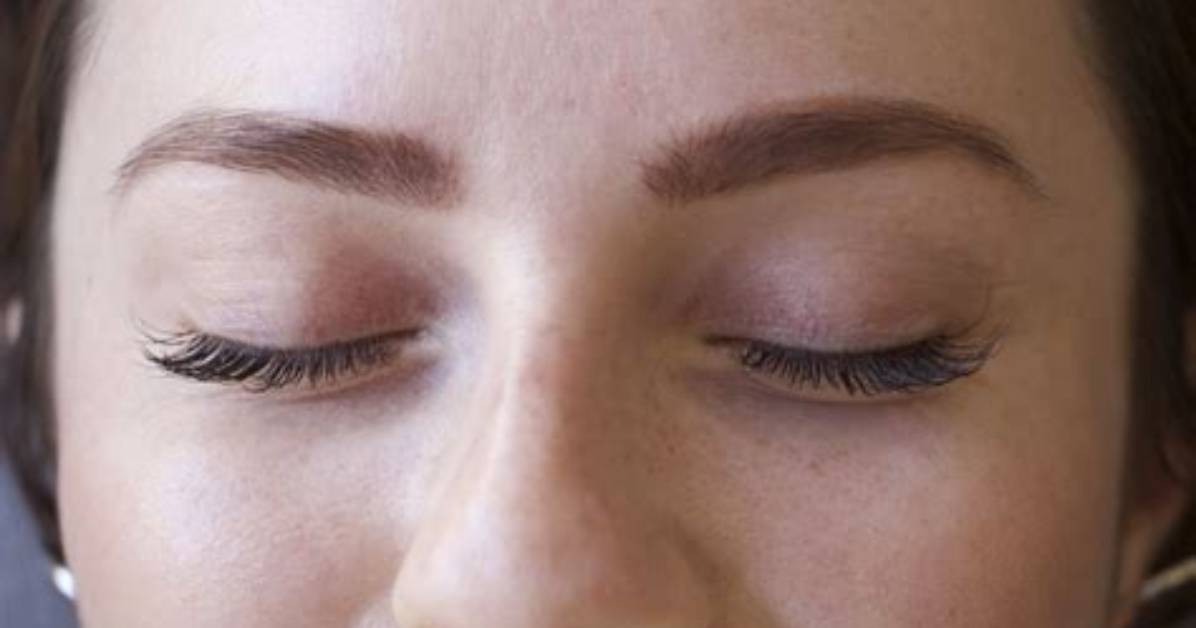 Will Eyelash Extensions Make Your Real Lashes Fall out?