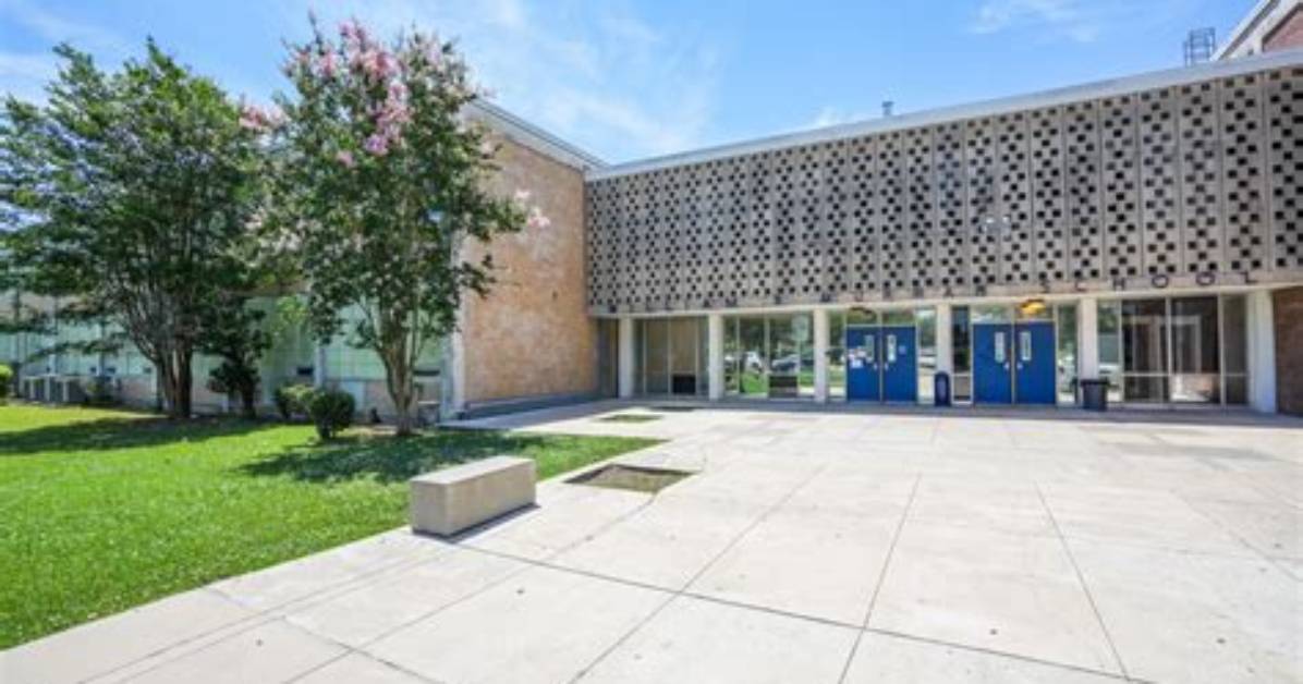 William B Murrah High School - Jackson
