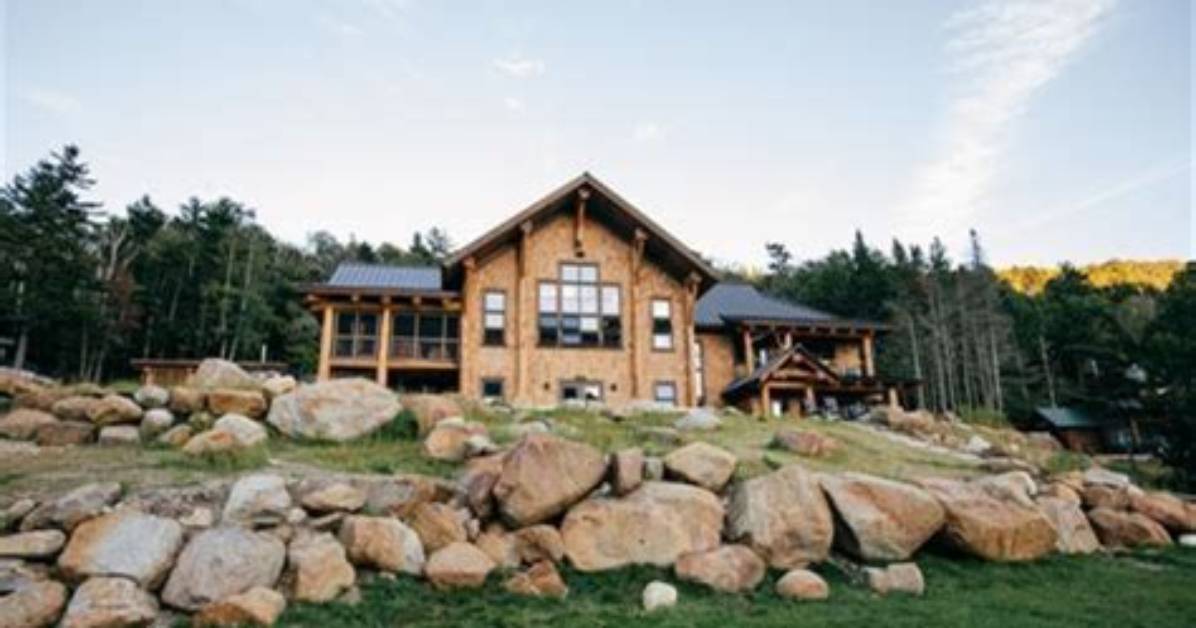 With Tall Timbers on Big Boulders, Moosilauke Lodge Rises