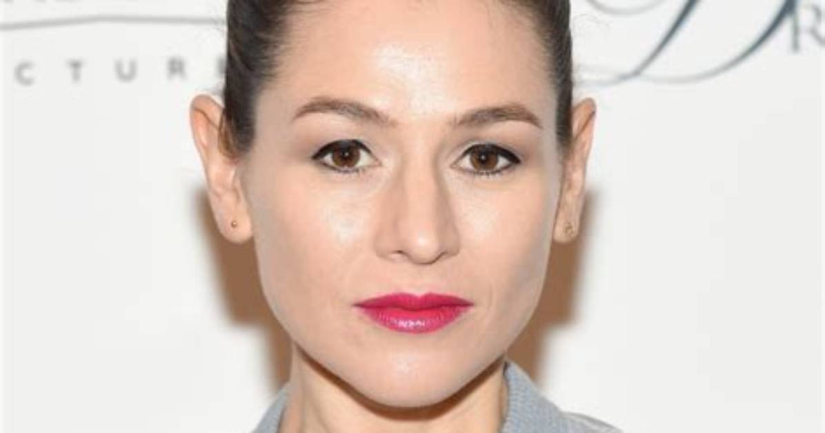 Yael Stone Net Worth
